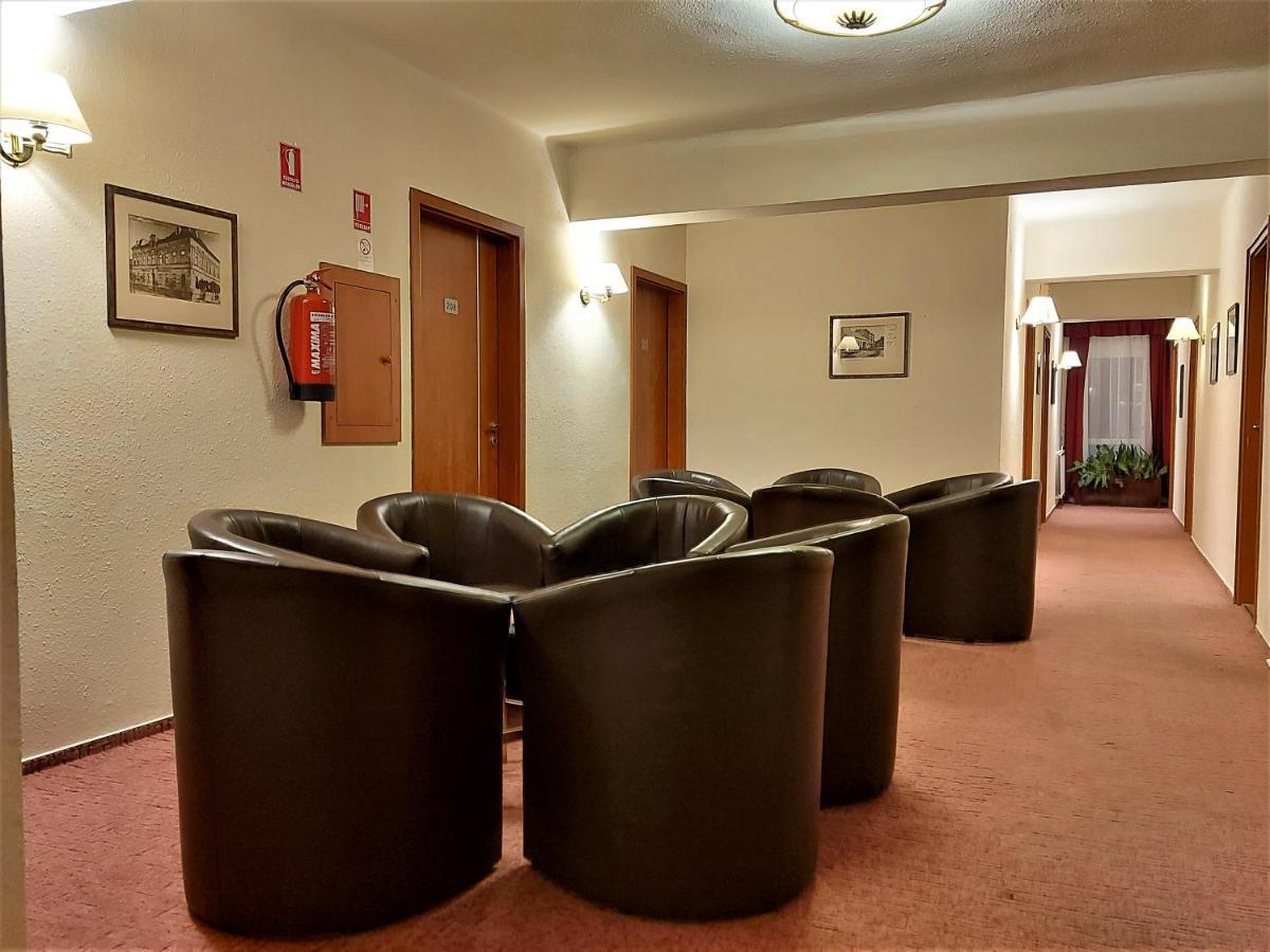 Csipke Hotel Kiskunhalas Luaran gambar