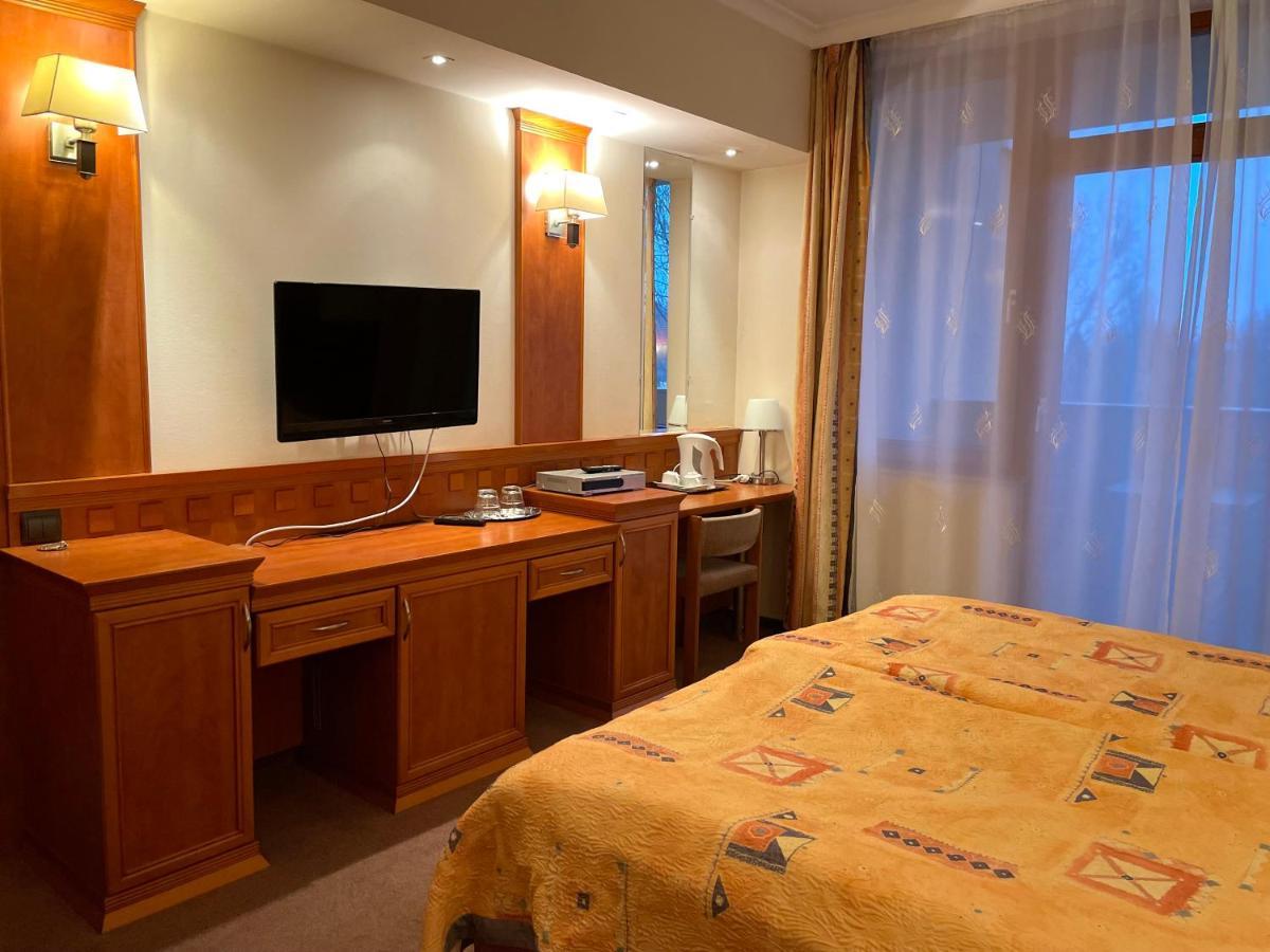 Csipke Hotel Kiskunhalas Luaran gambar